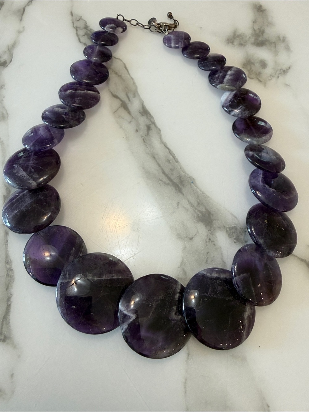SX graduated amethyst disc necklace with silver clasp